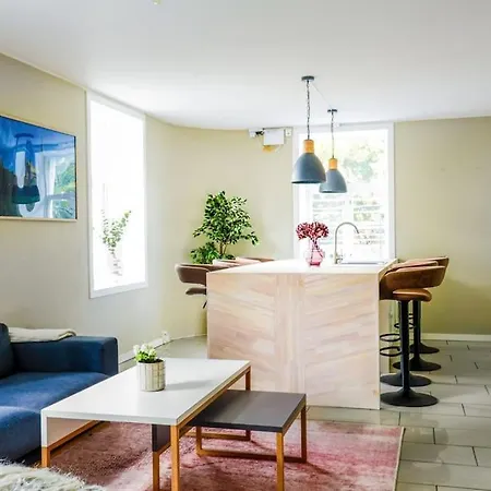 8 Bed Spaces And High Standard With Parking Included Daire Trondheim