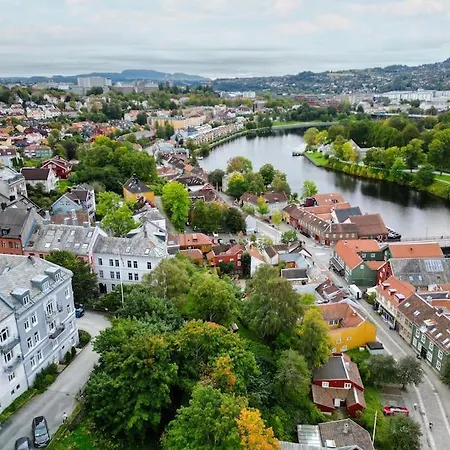 8 Bed Spaces And High Standard With Parking Included * Trondheim